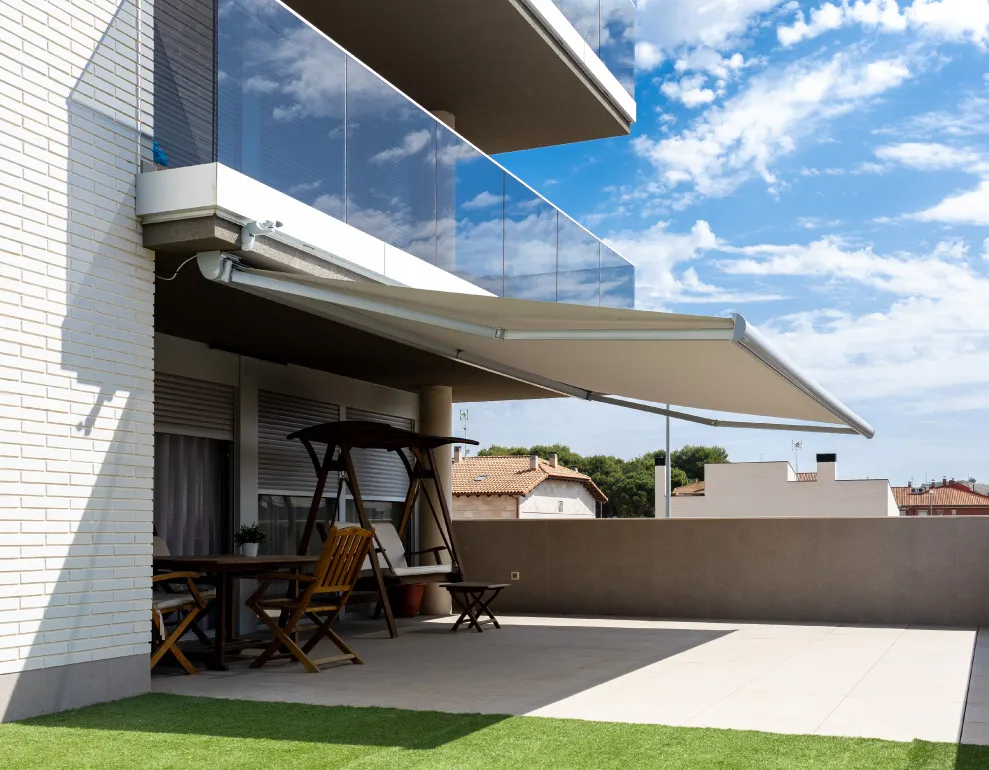 Toldo cofre motorizado SOLARA