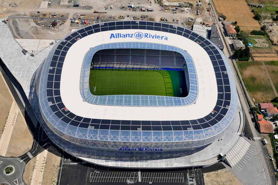 Vista aeria de la cubierta ETFE del estadio Allianz Riviera