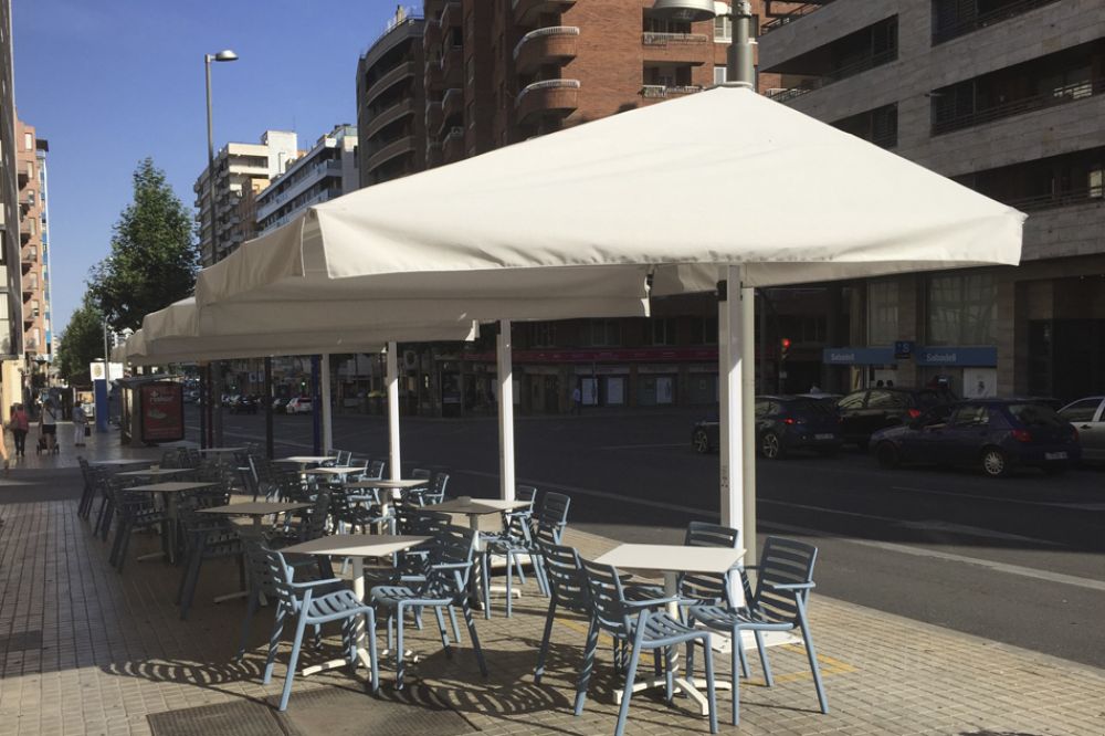 Parasol azores D en la terraza del Abat de Lleida