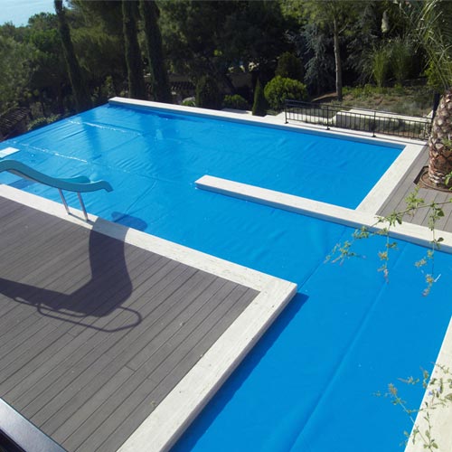 couverture de piscine flottante thermique en particulier superflex