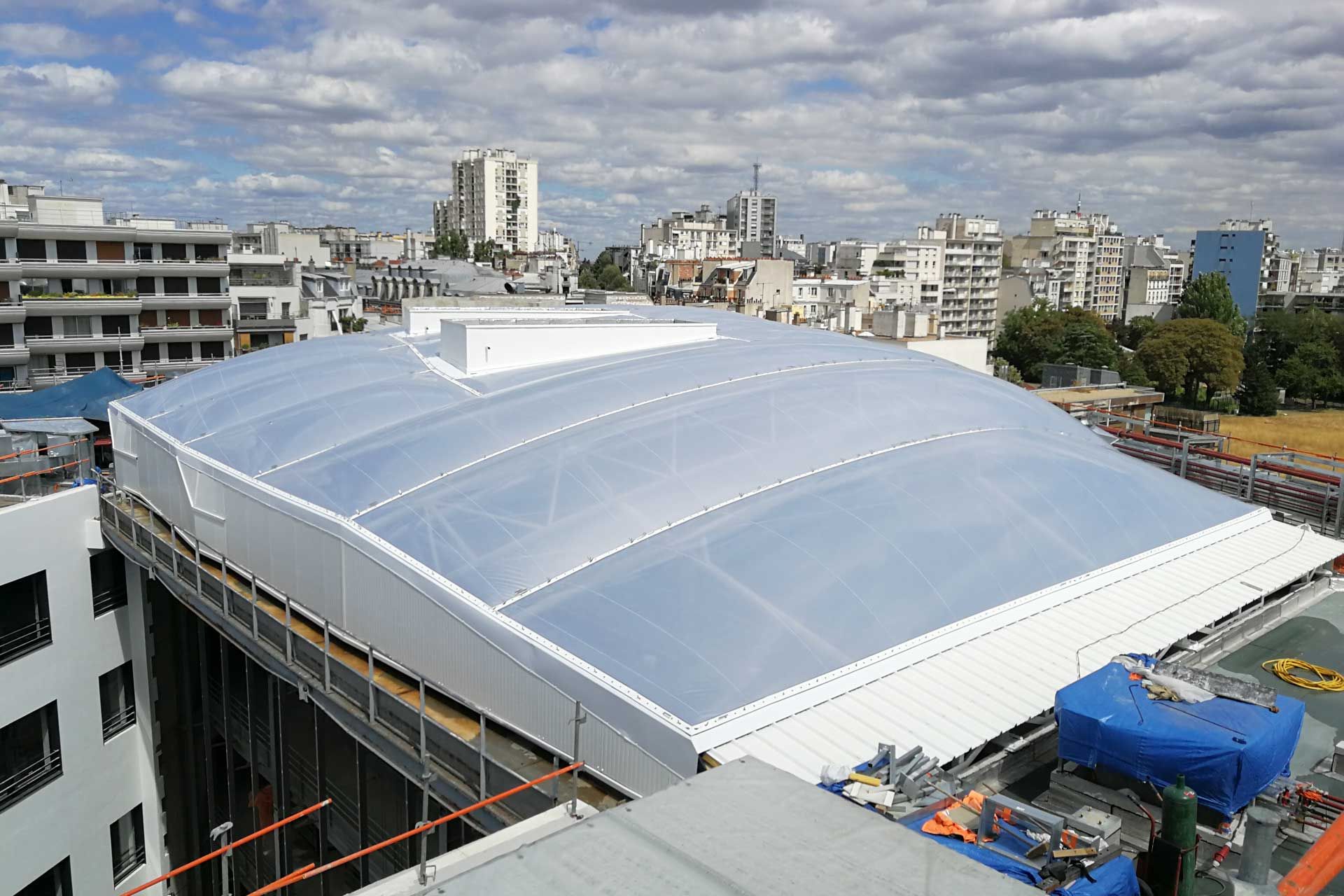 Roof of a building with ETFE