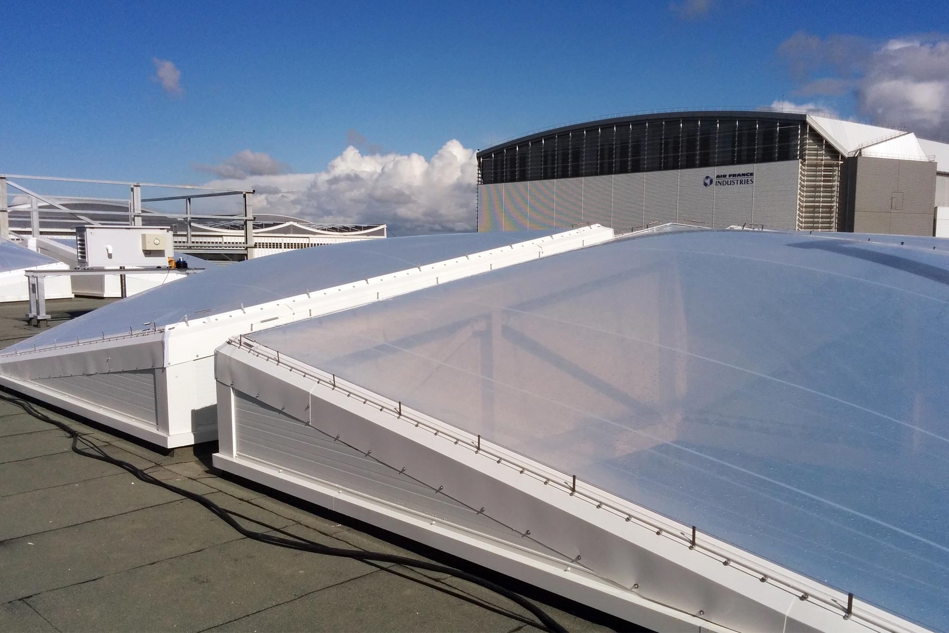 Cubierta ETFE transparente vista des de arriba en fabrica air france