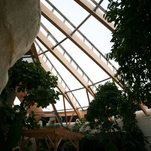 Interior del spa con la cubierta de ETFE