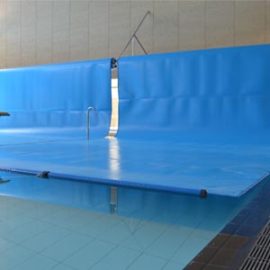 Cobertor deslizante en piscina interior de Torre Roja