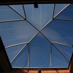 Cuberita ETFE transparente en edificio residencial de Lleida