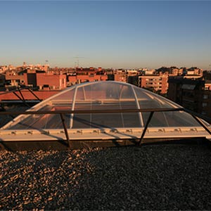 Cuberita ETFE transparente en edificio residencial de Lleida