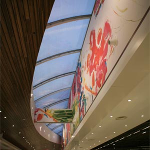Cubierta ETFE vista des de dentro del centro comercial Leclerc